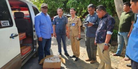 កម្លាំងចម្រុះស្រុកអង្គរបូរី បង្ក្រាបសាច់បង្កកនាំចូលខុសច្បាប់ជាង ៣តោន និងសម្រេចដុតកម្ទេចចោលភ្លាមៗដើម្បីការពារសុខភាពសាធារណៈ